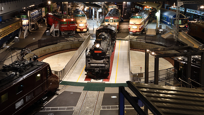 圧巻の「車両ステーション」