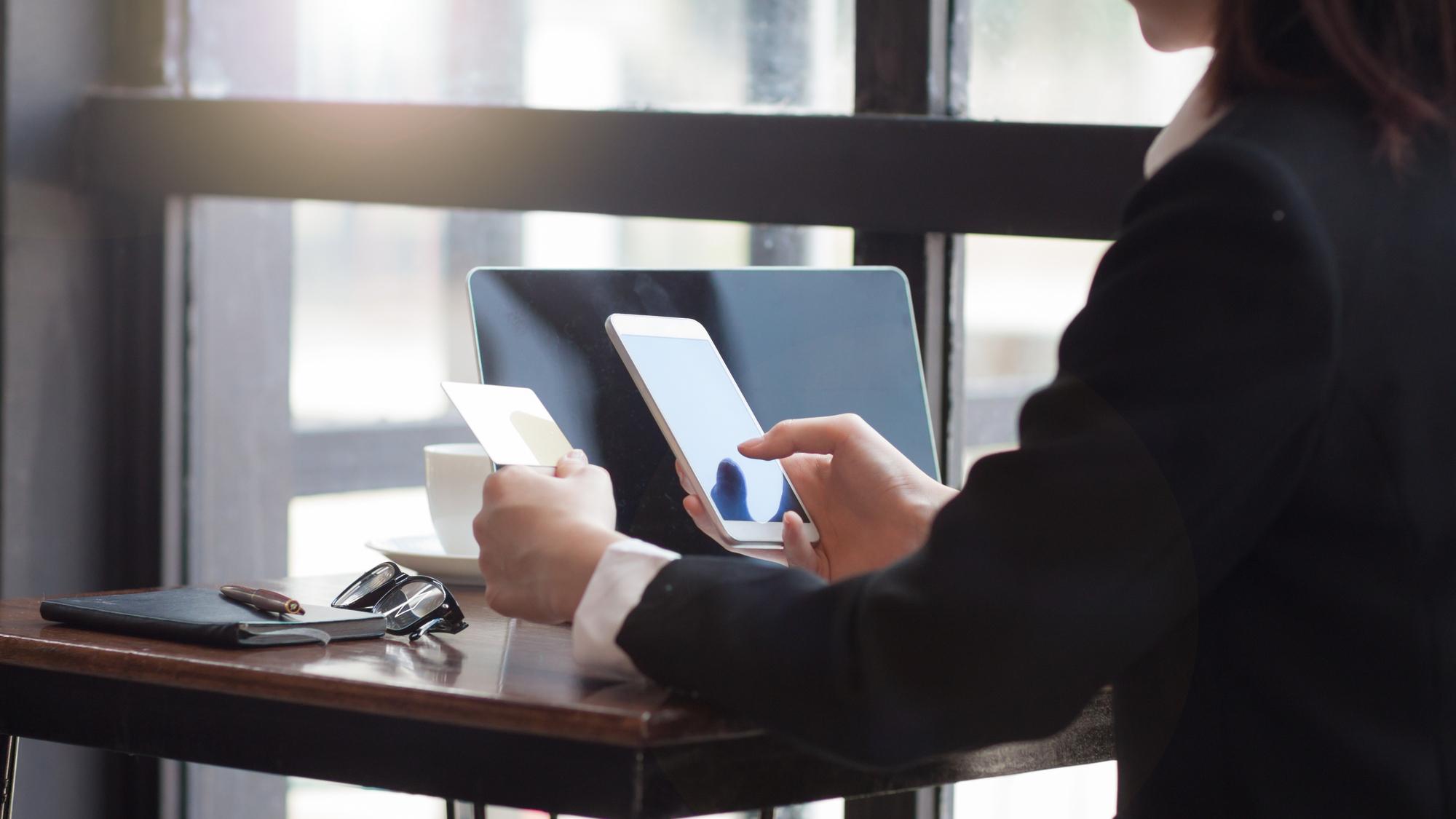 バーチャルカードは利用シーンにあわせて選ぼう！