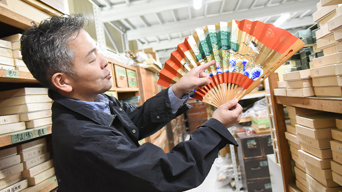 歌舞伎小道具講師 藤浪小道具株式会社 関 慶人(せき けいじん)